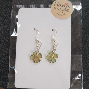 Handmade earrings clover shaped gold and green
