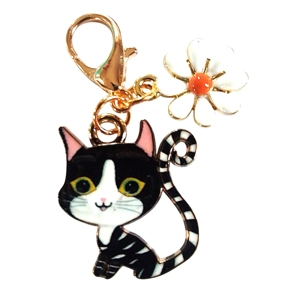 Beautiful Cute kitten cat and daisy whimsical Keyring/Handbag Charm