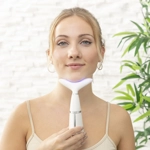 JOWL REDUCER WITH PHOTOTHERAPY, THERMOTHERAPY AND VIBRATION JOWL REDUCER WITH PHOTOTHERAPY, THERMOTHERAPY AND VIBRATION
