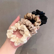 Pack of satin hair ties