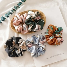 Large floral patterned ..