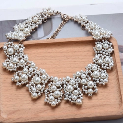 Exquisite Vintage-Inspired Statement Necklace