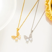 Necklace with zircon bu..