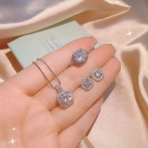 Zircon matching necklac..