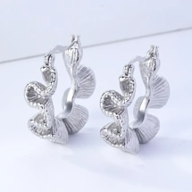 Wavy hoop earrings