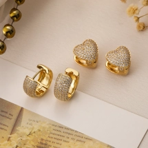 Elegant heart shape earrings..