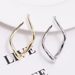 Distorted rhombus drop earrings