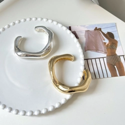 Wavy open bangle