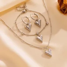 Necklace with heart pen..