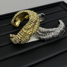 Exaggerated textured bangle