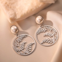 Leaves design drop earr..