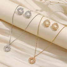 Stylish zircon circle e..