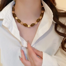 Oval beads necklace