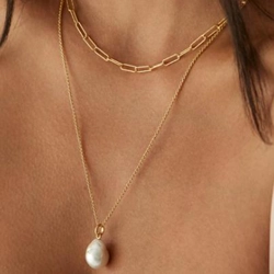 Double layer necklace with artificial pearl pendant