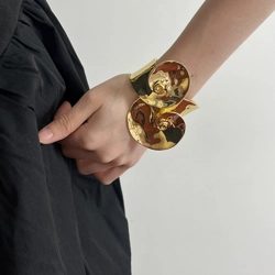 Swirl design bangle