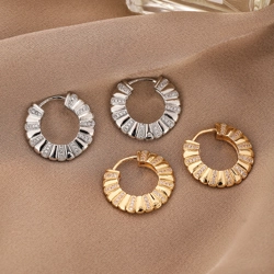 Segmented U shape earrings