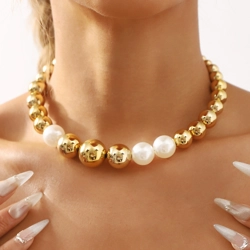 Glam CCB and imitation pearl necklace