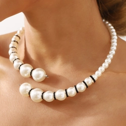 Mixed size artificial pearl necklace
