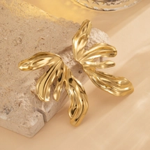 Flower design 18K gold ..
