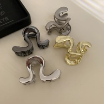 Squiggly line hair claw