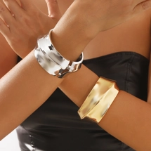 Simple bangle