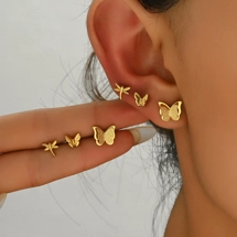 Set of small ear studs ..