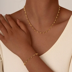 Simple bracelet and necklace set