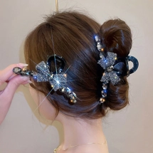 Elegant bow hair claw