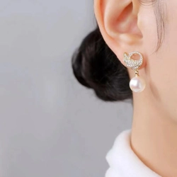 Swan artificial pearl and rhinestones drop earrings