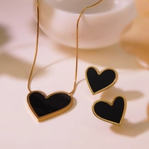 Sweet heart design stud..