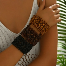 Set of 3 wooden bracelets