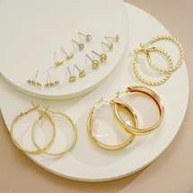 Set of studs and chunky..
