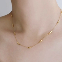 Clavicle necklace with ..