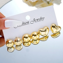 Set of 3 stud earrings ..