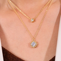 Double layer necklace w..