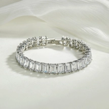 Elegant zircon bracelet