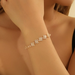 Glam four leaf clover bracelet