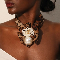 Leopard print polyester choker with pearl detail