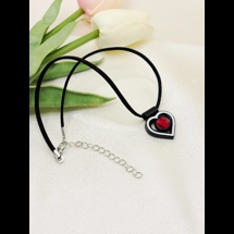 Necklace with heart sha..