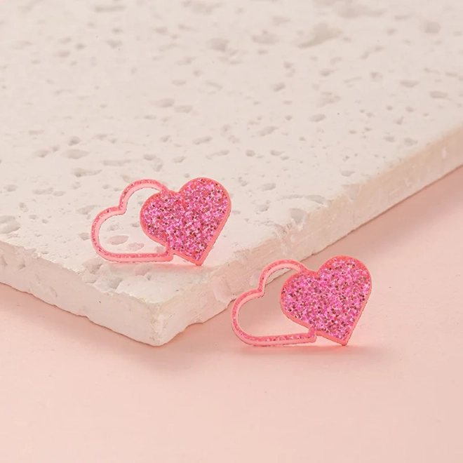 Additional Image for Acrylic ear studs - Heart / Lips design