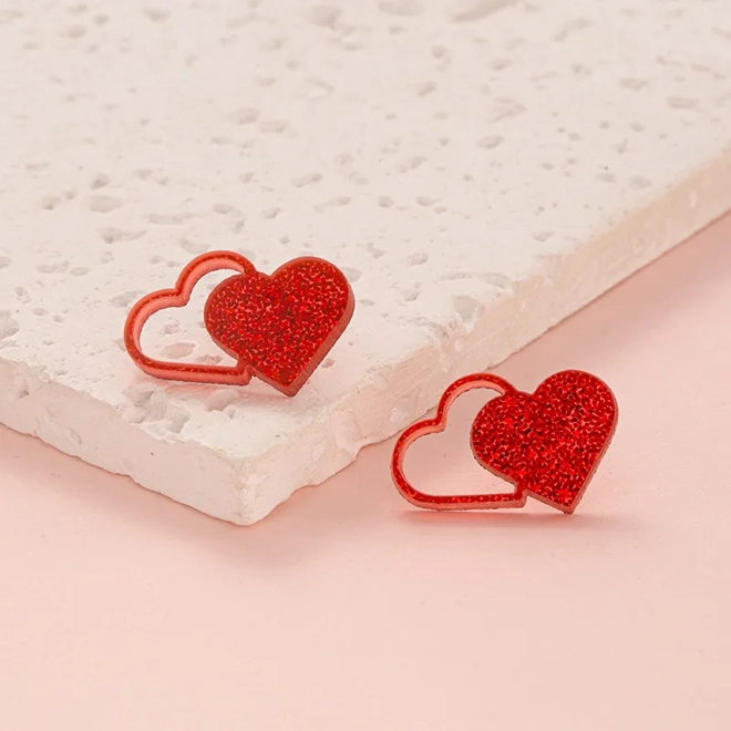 Additional Image for Acrylic ear studs - Heart / Lips design