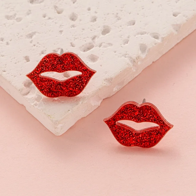 Additional Image for Acrylic ear studs - Heart / Lips design
