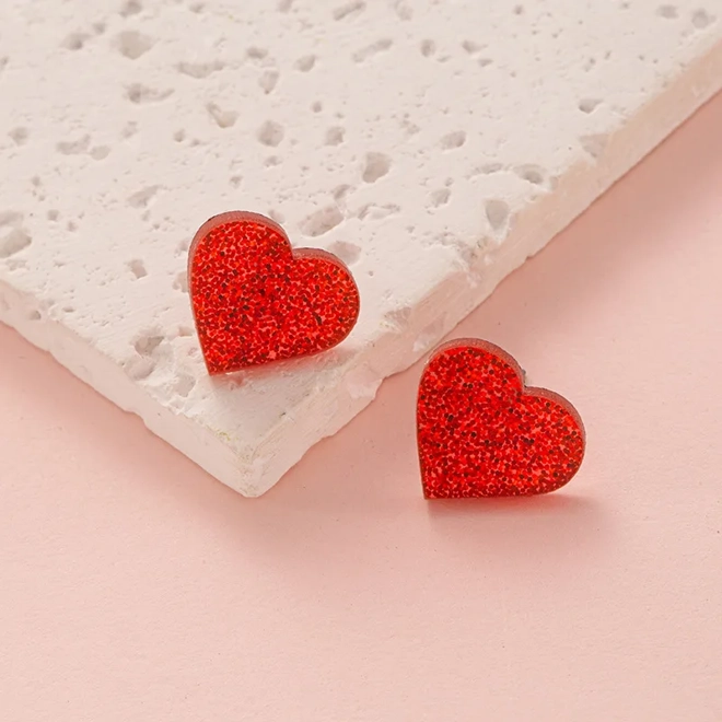Additional Image for Acrylic ear studs - Heart / Lips design