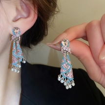Glam drape effect earri..