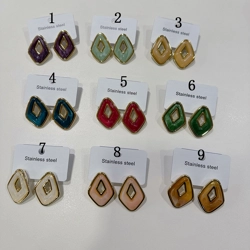 Rhombus stud earrings