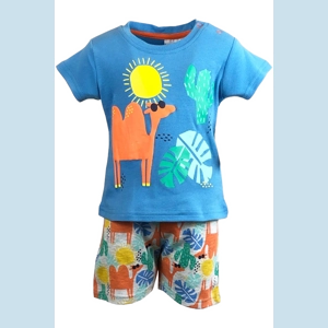 Conjunto Boutique Boys Camel de 2 piezas.