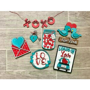 Loads Of Love Decor Set