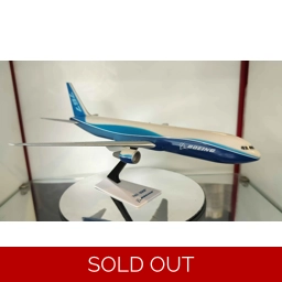 Boeing 767-300F, 1.200, 23cm, stand, no box