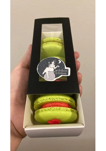 Grinch Macarons