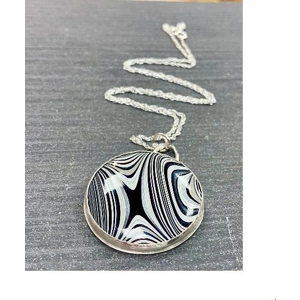 Fordite circle necklace